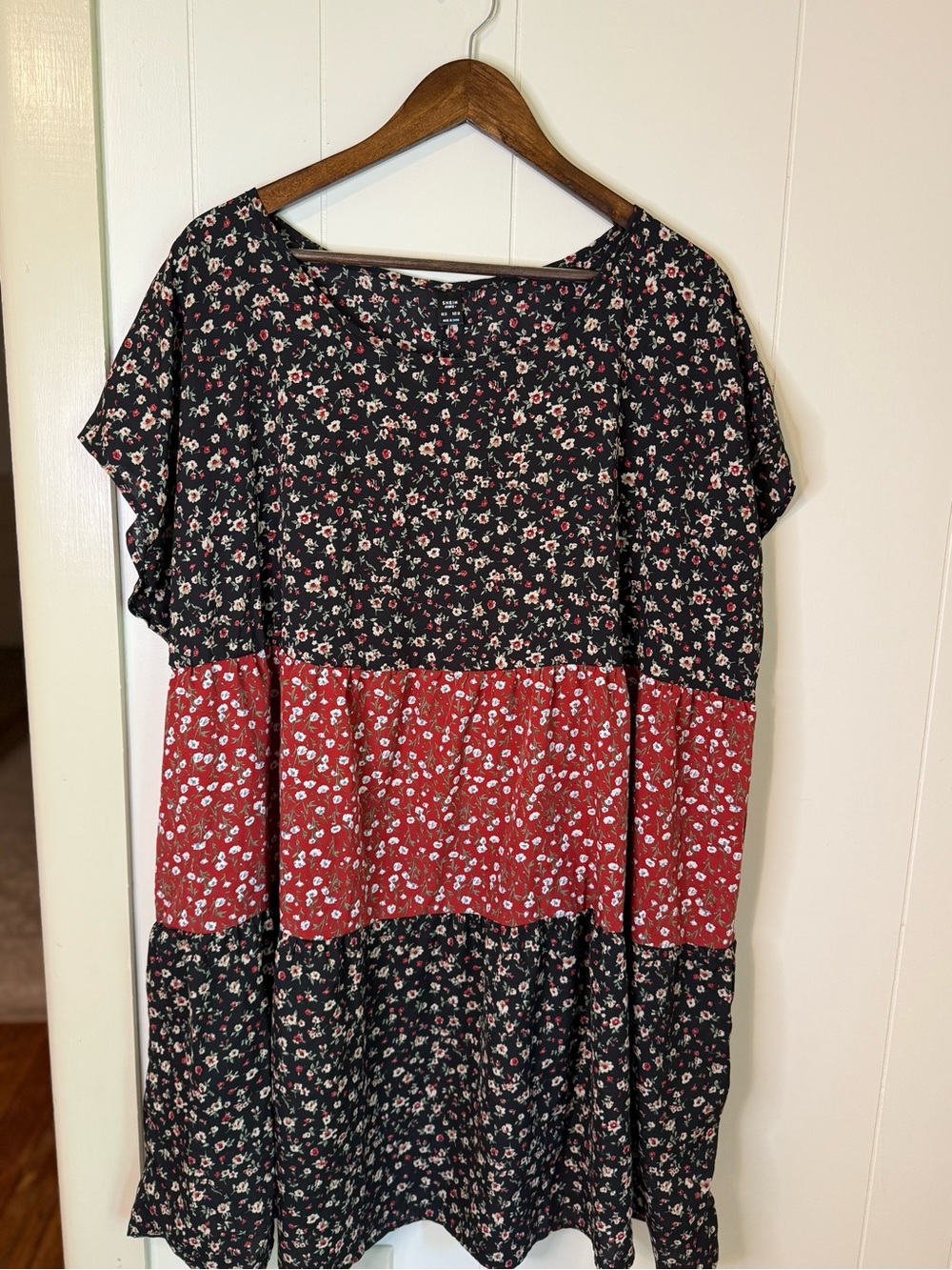 SHEIN Black & Red Floral Colorblock Tiered Short Sleeve Top Size 5X